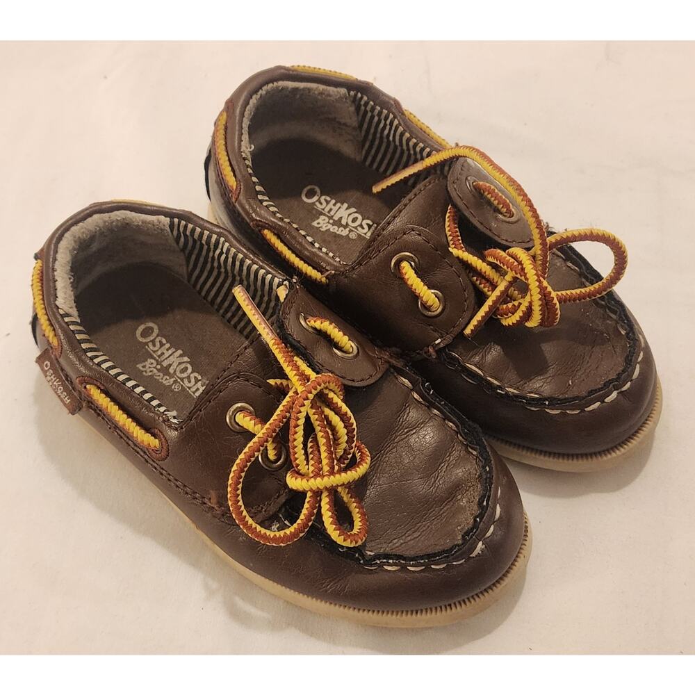OshKosh B’gosh Toddler Boat Shoes Brown – Size 7 – Good Condition